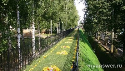 Какой иконе Богоматери поклоняются в Дивеево?