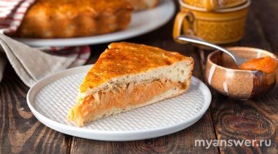 Как приготовить пирог с красной или черной икрой на Новый год?