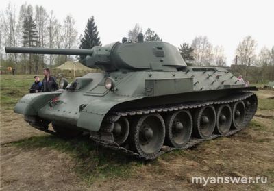 На каком фото изображен легендарный танк Т-34 (смотри варианты)?