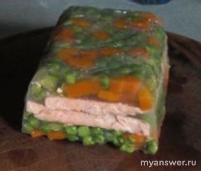 Что необычного добавить в заливное из красной рыбы и морепродуктов?