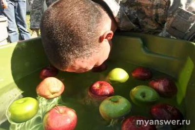 Английский язык: что значит bobbing for apples?