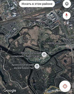 Что за звезда такая многоконечная вокруг Брестской крепости по территории?