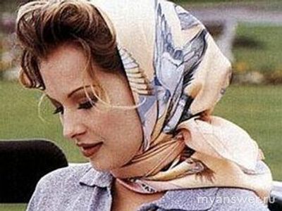 Обязательно ли, если вместо шапки платок, то сзади выглядишь как бабушка?