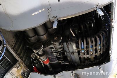 Почему современные самолеты не выбрасывают пустые гильзы наружу?