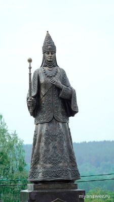 Какой татарской правительнице установлен памятник в городе Касимов?