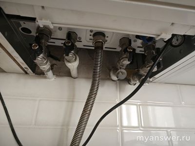 Включили на котле отопление, но батареи еле теплые. Что нужно сделать?