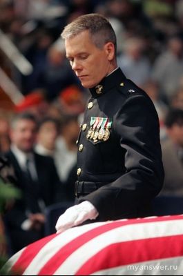 Полковник сопровождает тело 19-летнего рядового к родным, что за фильм?