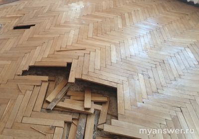 В хрущёвках на пол укладывали паркет,почему а не линолеум?