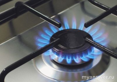 Допустимо ли продавать хлеб по которому ходят мухи? Что с этим делать?