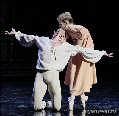 Почему в балете, мужчины никогда штаны не одевают?