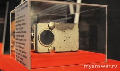 Почему Юрий Любимов не подавал сигналы актерам жёлтым цветом фонарика?