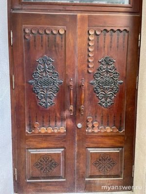 В чём смысл анекдота про Петьку и армян? С чего смеяться?