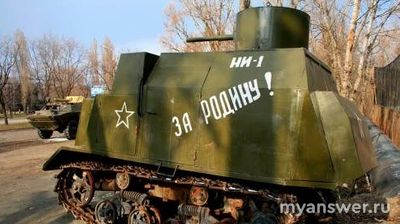 Какую машину в годы ВОВ переоборудовали в танки из-за нехватки последних?