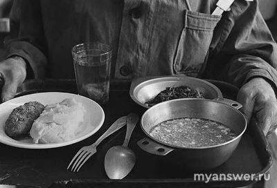 Какие блюда входили в обед из трёх блюд в СССР в 1940-1991?