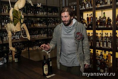 Евгений Чичваркин хороший или плохой? Почему он так чуднО одевается?