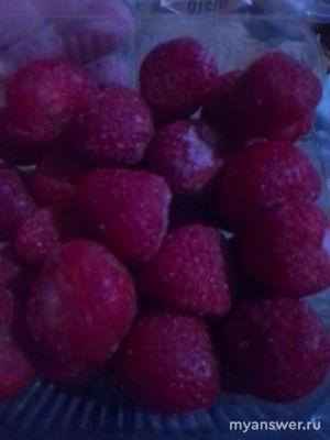 Какой подарок лучше лифчик или замороженная клубника?