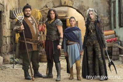 Как называется фильм, где среди людей живут демоны и боги?