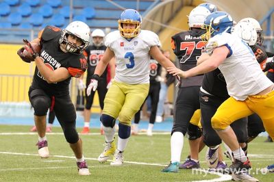 Бейсбол очень скучная игра: есть среди иностранцев поклонники амер футбола?