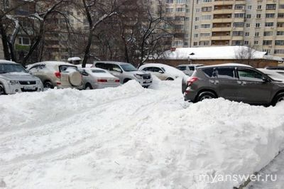 Почему в УК нет снегоуборочной техники?